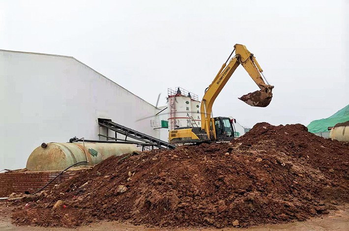 污染土壤挖掘現(xiàn)場 污染土壤挖掘現(xiàn)場