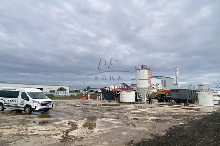 污染土壤修復(fù)項(xiàng)目現(xiàn)場(chǎng) 污染土壤修復(fù)項(xiàng)目現(xiàn)場(chǎng)