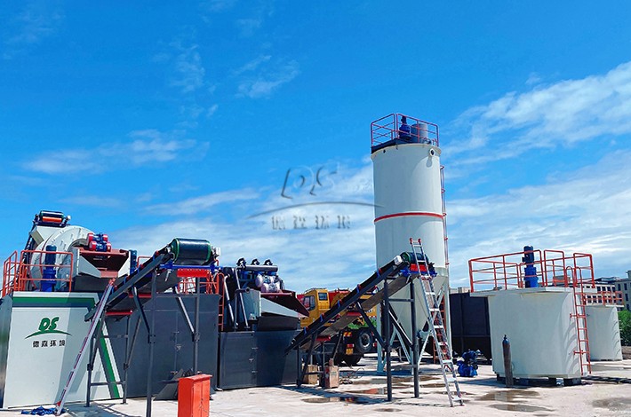 移動(dòng)式土壤淋洗修設(shè)備 移動(dòng)式土壤淋洗修設(shè)備