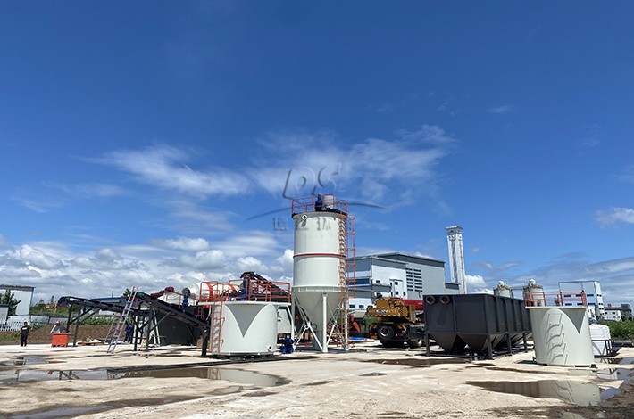 撬裝式土壤淋洗設備安裝現(xiàn)場 撬裝式土壤淋洗設備安裝現(xiàn)場