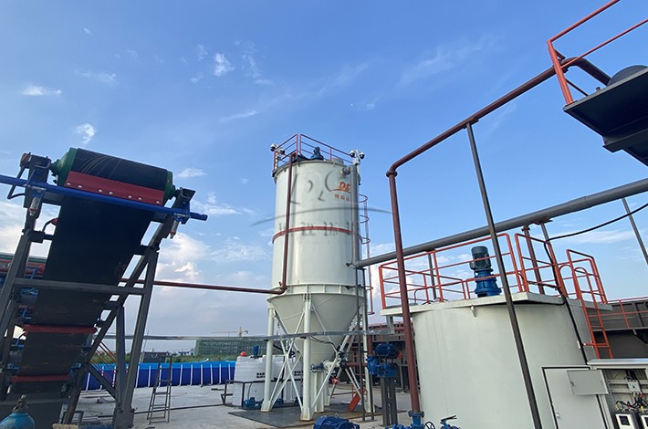 土壤淋洗修復(fù)設(shè)備安裝現(xiàn)場(chǎng) 土壤淋洗修復(fù)設(shè)備安裝現(xiàn)場(chǎng)